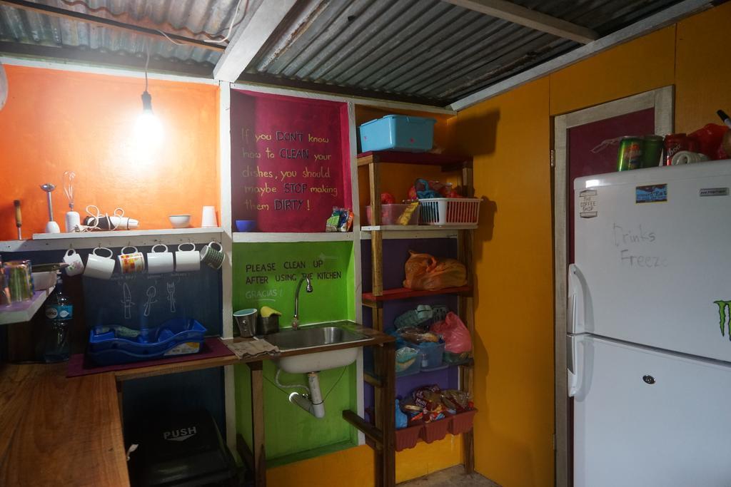 Hostal Camping La Y Griega Bocas del Toro Esterno foto