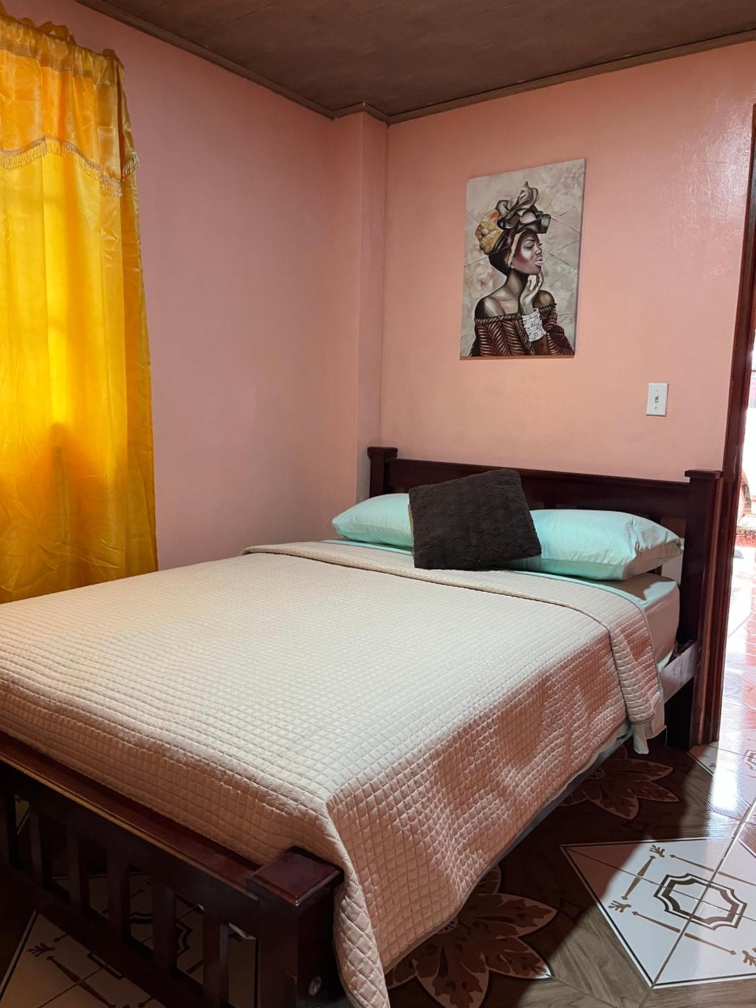 Hostal Camping La Y Griega Bocas del Toro Esterno foto